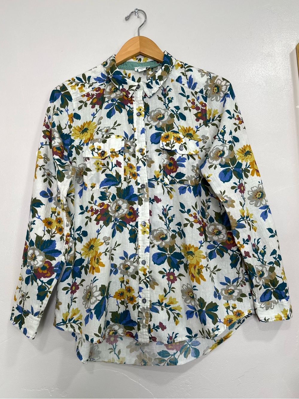 Sundance Floral Button Down Blouse L
100% Cotton Boho Cottagecore Artsy Shirt